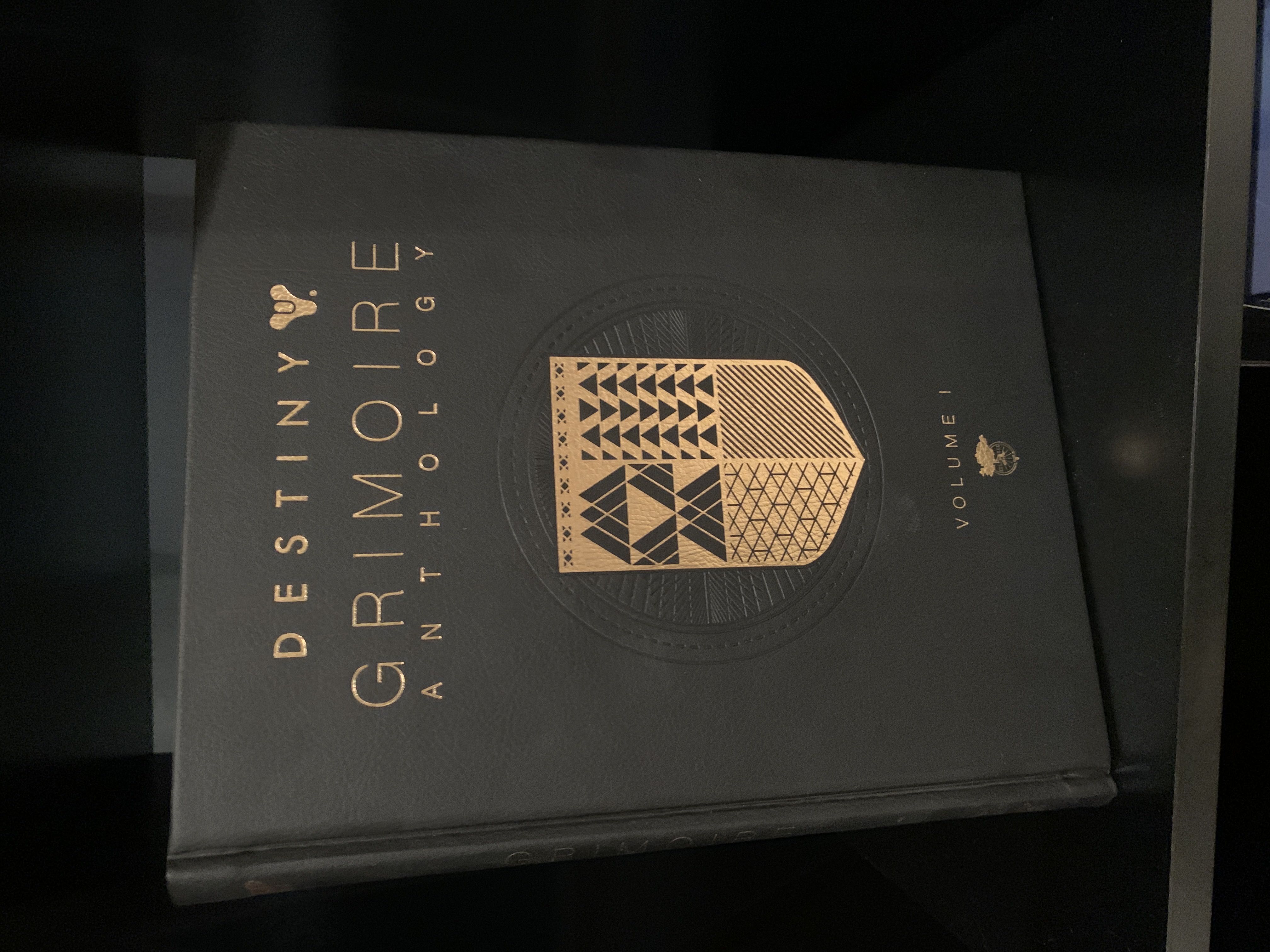 Destiny Grimoire Anthology - Destiny vinyl figure collectible [Barcode 9781945683442] - Main Image 2