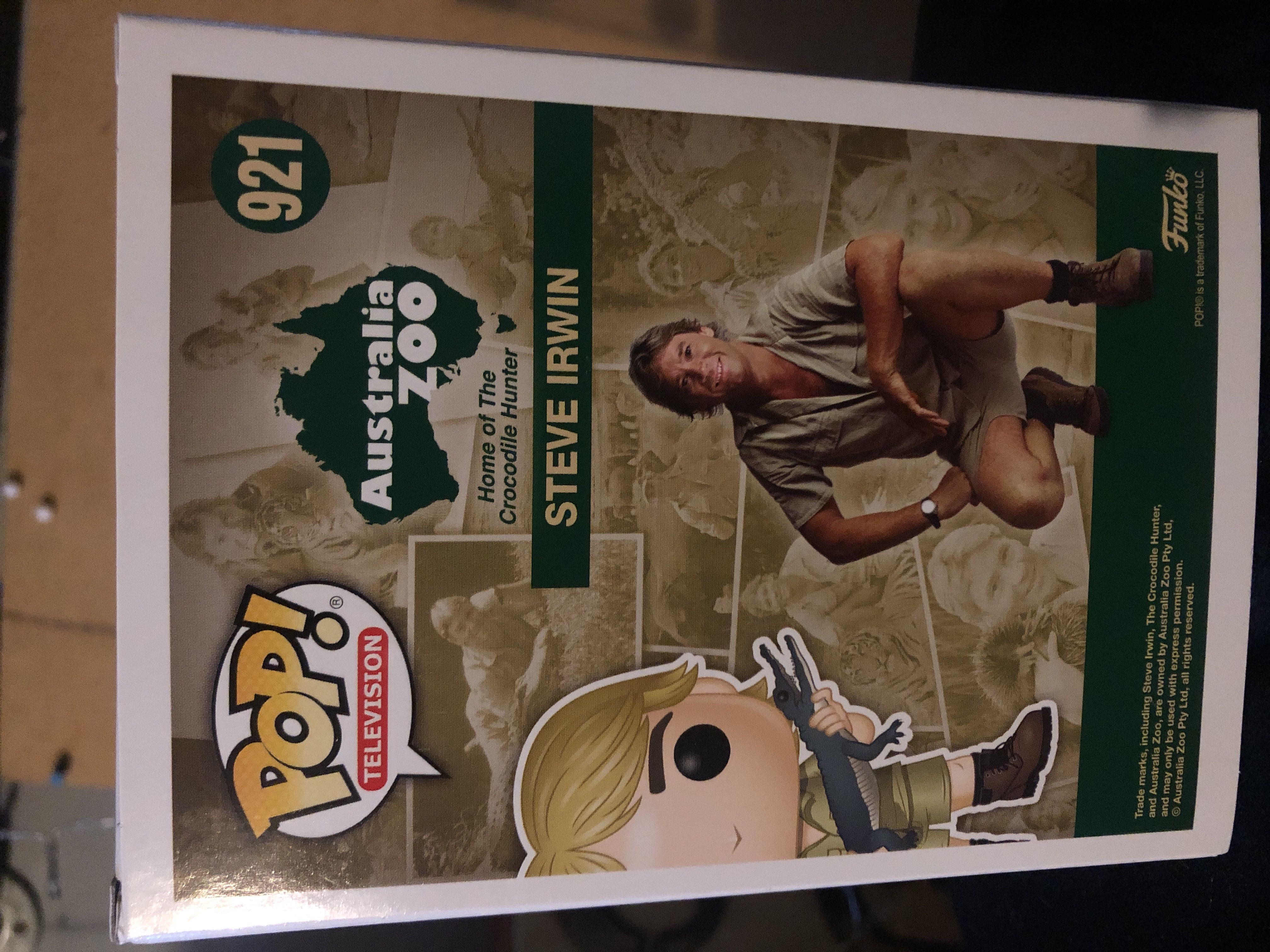 921 Steve Irwin With Turtle (Chase) - Australia Zoo vinyl figure collectible [Barcode 889698439770] - Main Image 3