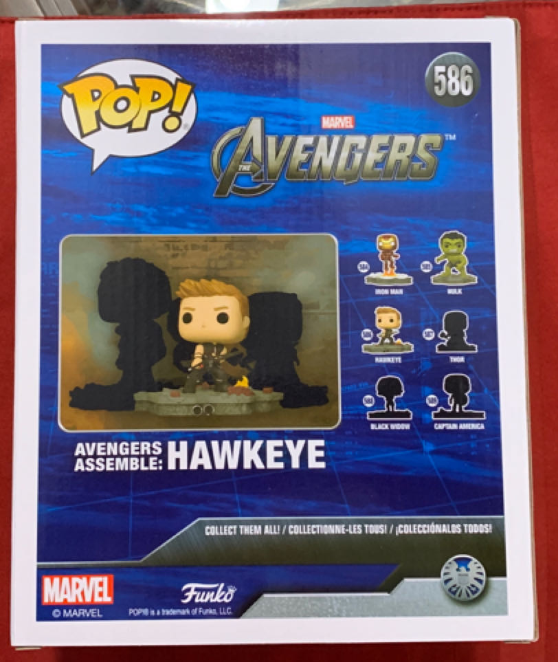 Hawkeye - Avengers vinyl figure collectible [Barcode 889698457408] - Main Image 2