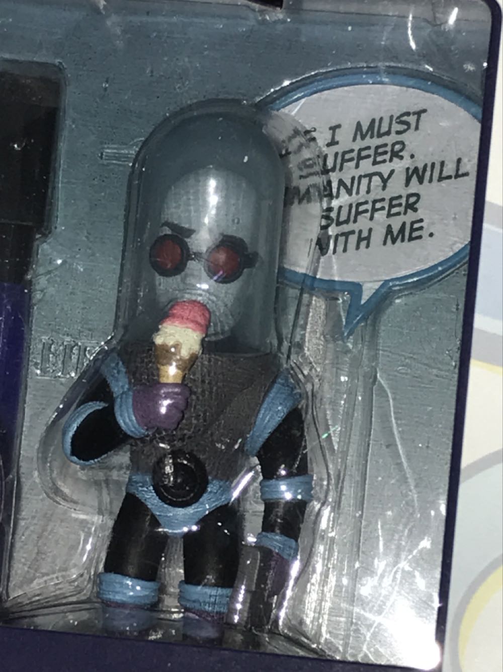 Mr. Freeze - Batman vinyl figure collectible - Main Image 2