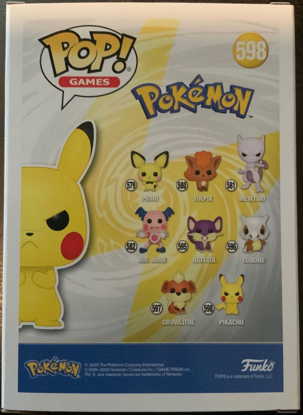 Pikachu - Pokémon vinyl figure collectible [Barcode 889698484015] - Main Image 2