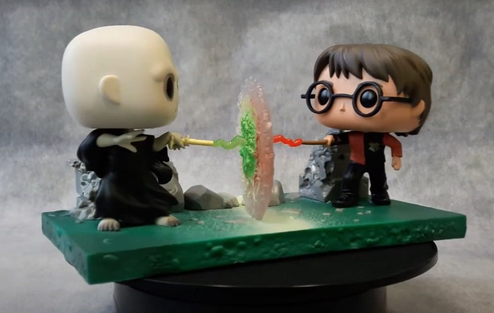 Harry Vs Voldemort - Harry Potter vinyl figure collectible [Barcode 889698480703] - Main Image 4