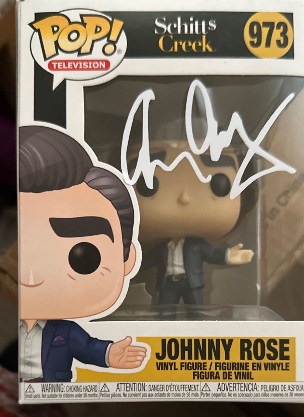 Johnny Rose - Schitt’s Creek vinyl figure collectible [Barcode 889698469326] - Main Image 4