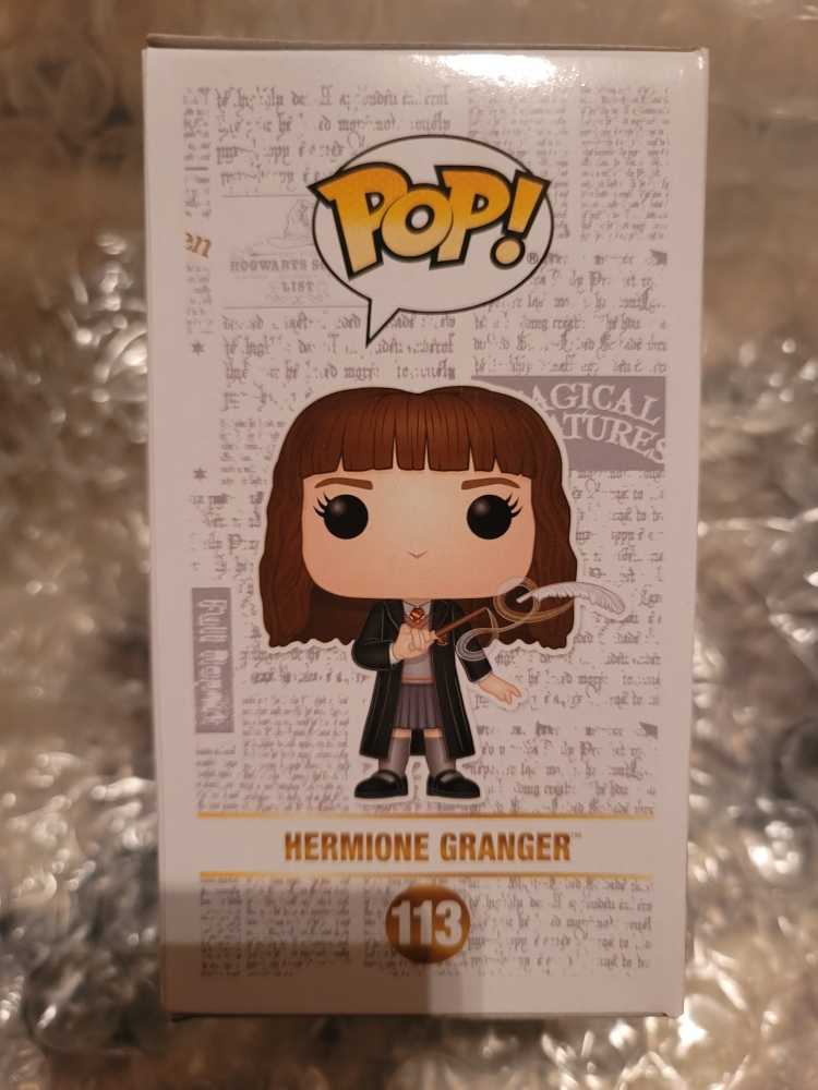 Hermione Granger (Feather) - Harry Potter vinyl figure collectible [Barcode 889698480659] - Main Image 2
