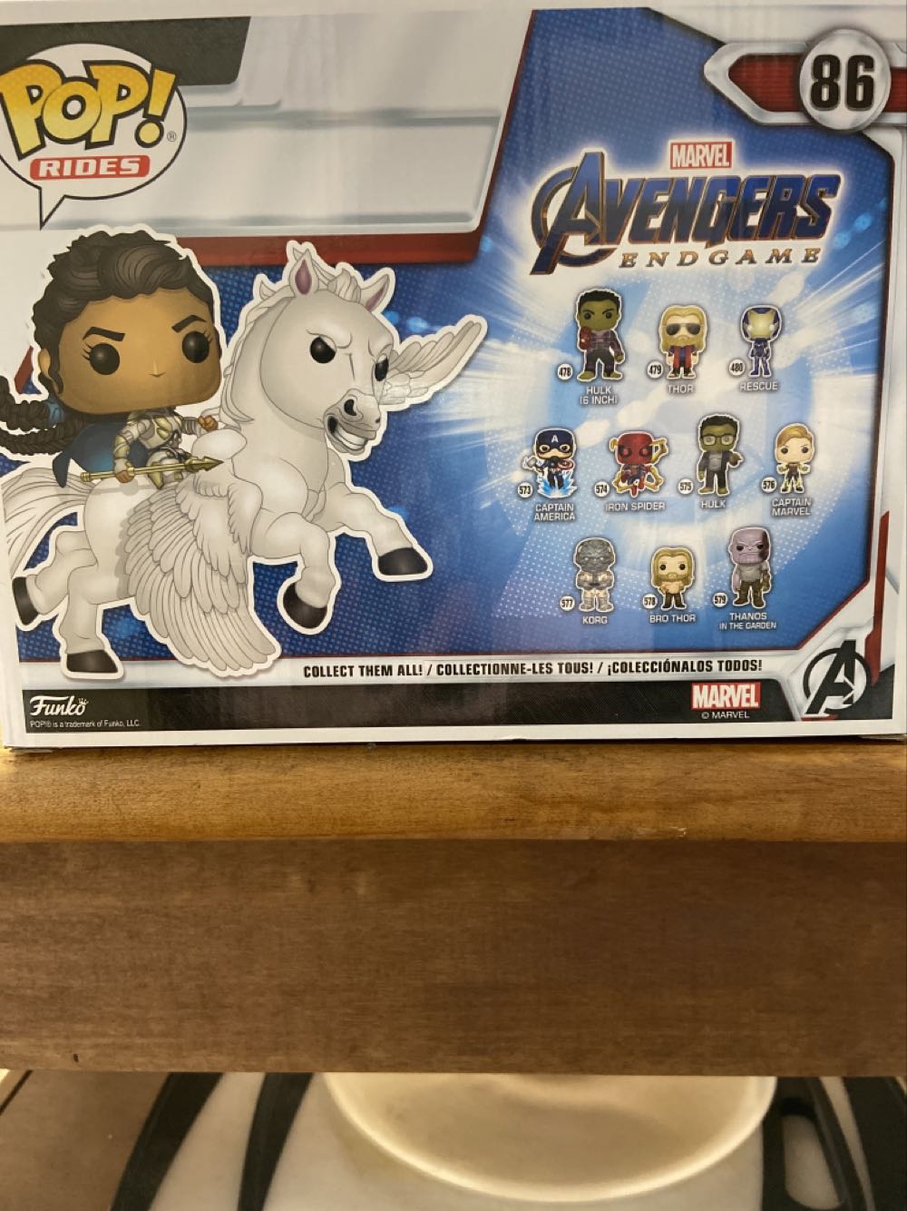 Valkyrie’s Flight - Marvel Universe vinyl figure collectible [Barcode 889698493062] - Main Image 2