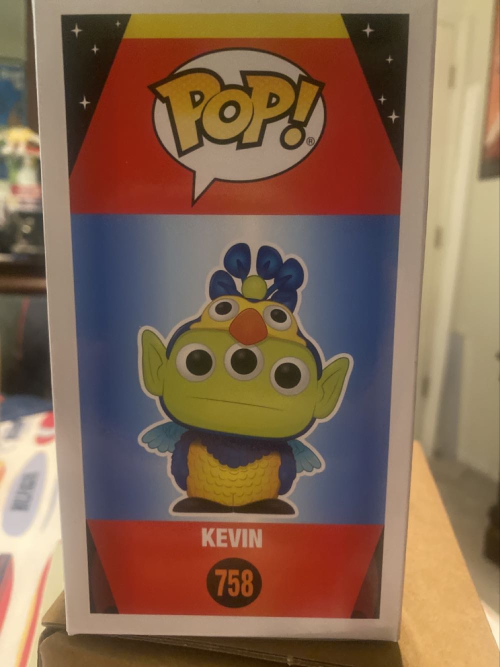 Kevin - Up vinyl figure collectible [Barcode 889698497404] - Main Image 2