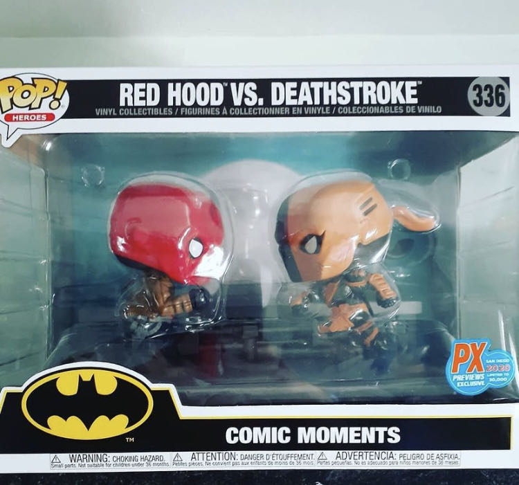 Red Hood Vs. Deathstroke - Batman vinyl figure collectible [Barcode 889698488860] - Main Image 4