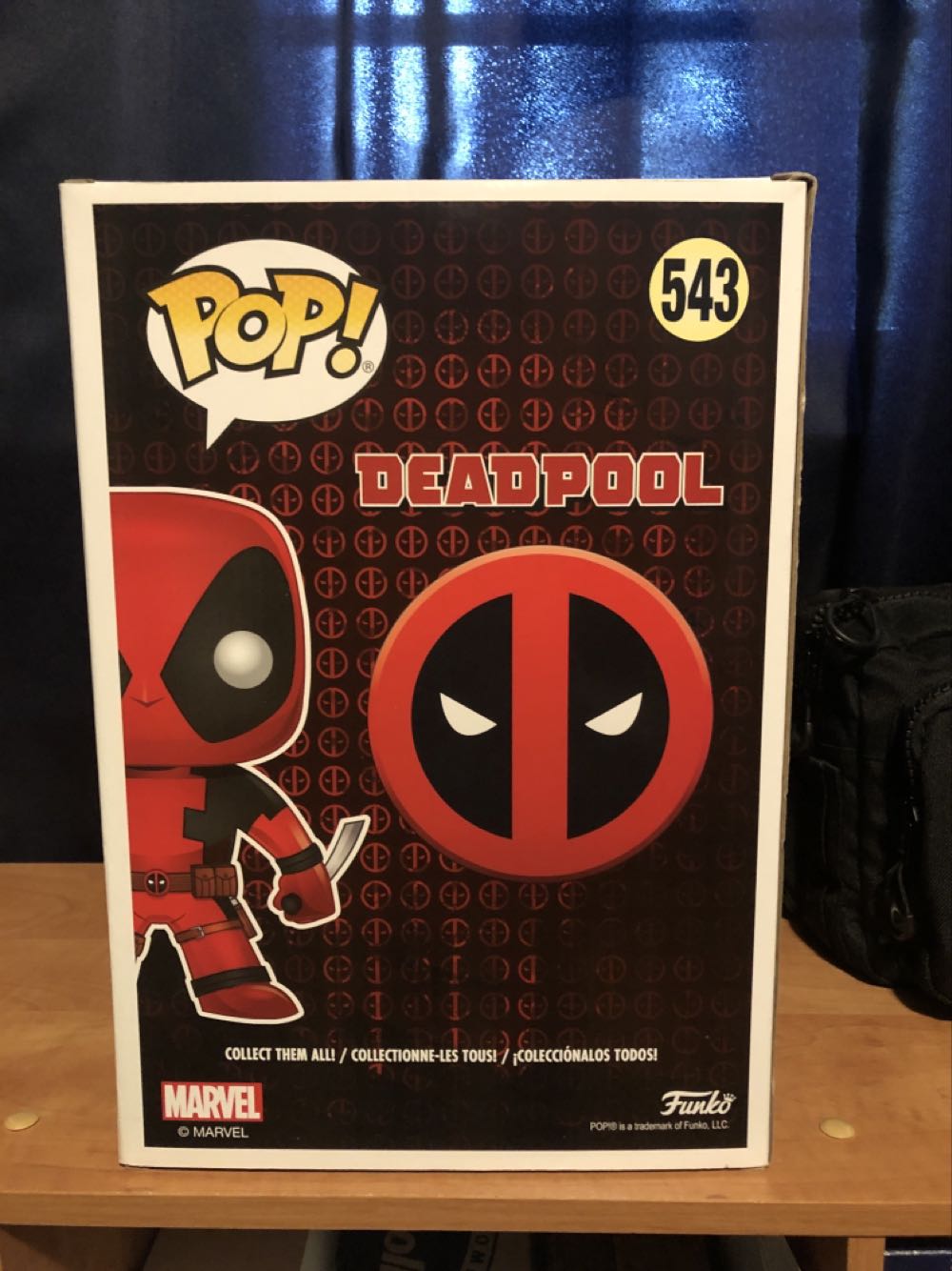 Deadpool (Red) (10 Inch) - Deadpool vinyl figure collectible [Barcode 889698447263] - Main Image 2
