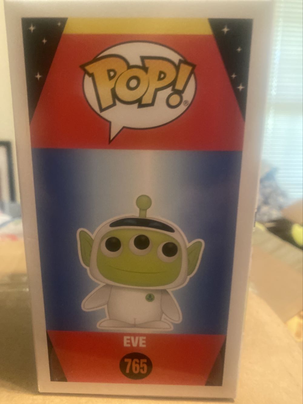 EVE - Wall-E vinyl figure collectible [Barcode 889698496087] - Main Image 2