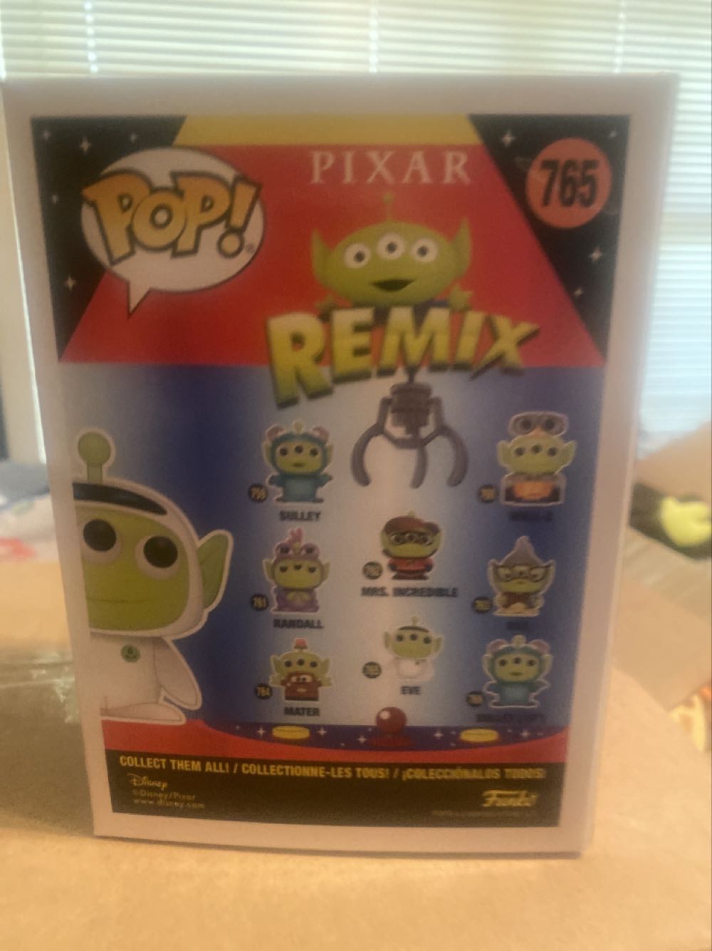 EVE - Wall-E vinyl figure collectible [Barcode 889698496087] - Main Image 3