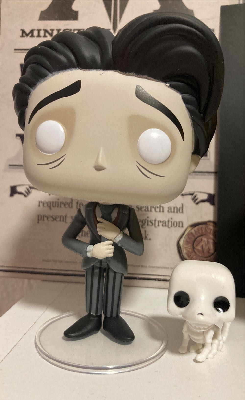 Victor with Scraps - Corpse Bride vinyl figure collectible [Barcode 889698490450] - Main Image 2