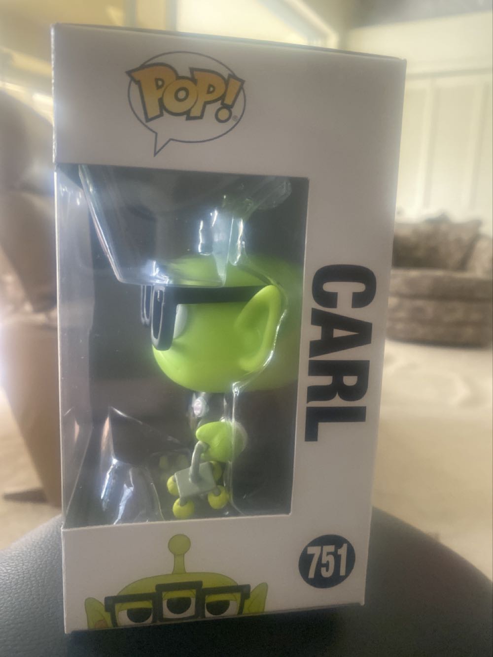 Carl - Up vinyl figure collectible [Barcode 889698483667] - Main Image 4