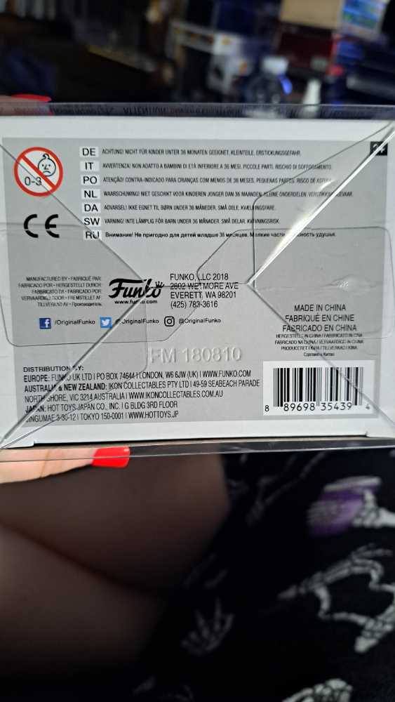 Newt Scamander LISTED - Harry Potter vinyl figure collectible [Barcode 889698354394] - Main Image 4