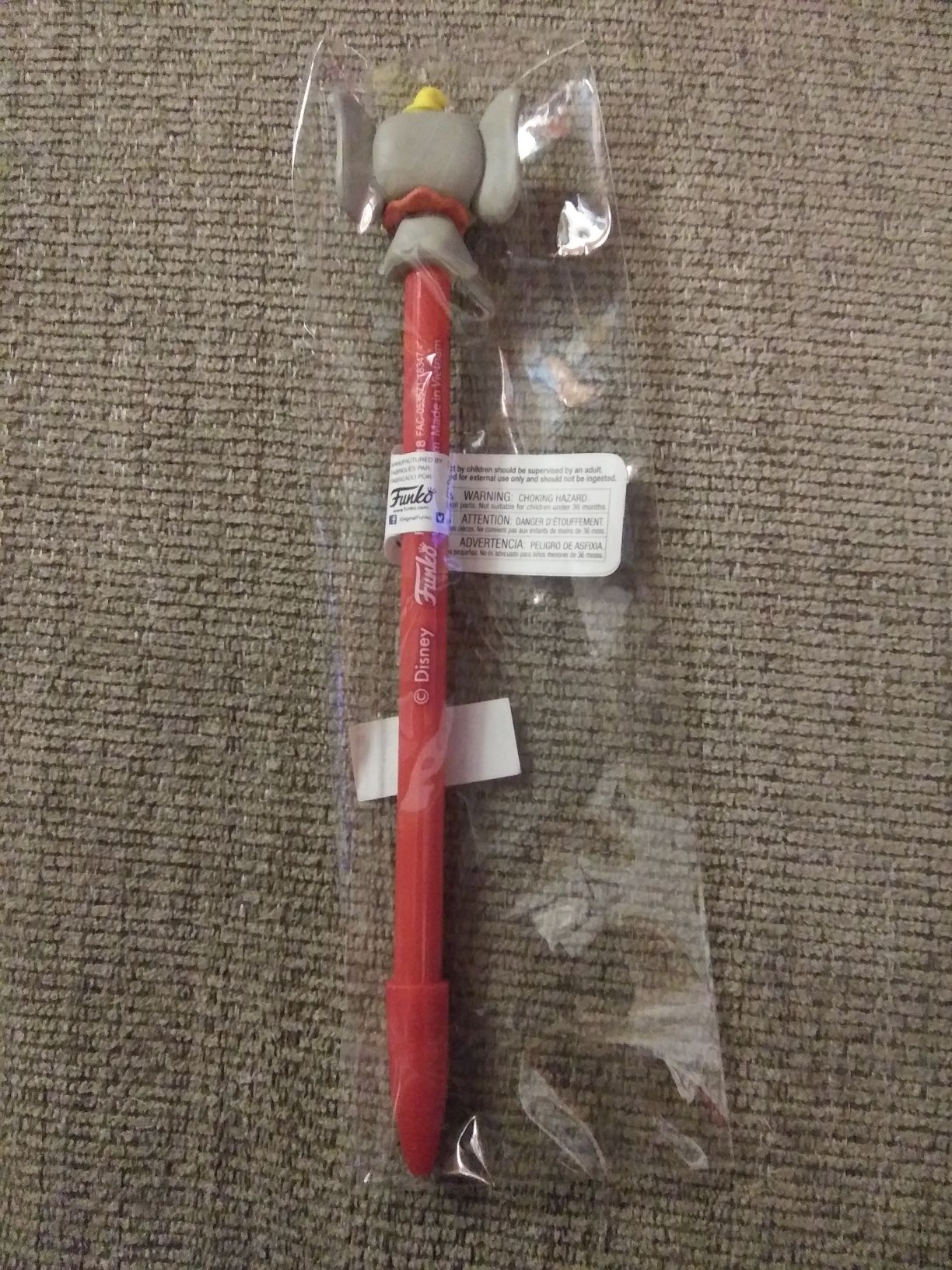 Dumbo - Dumbo vinyl figure collectible [Barcode 889698369985] - Main Image 2