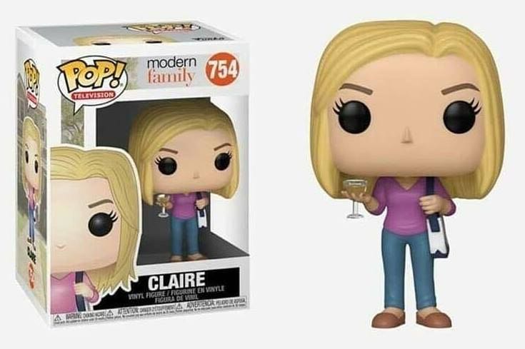 Claire  vinyl figure collectible [Barcode 889698364508] - Main Image 2