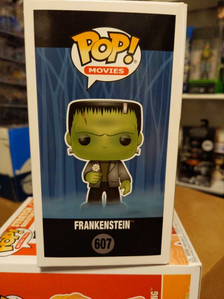Frankenstein (GID) - Universal Monsters vinyl figure collectible [Barcode 889698497237] - Main Image 2