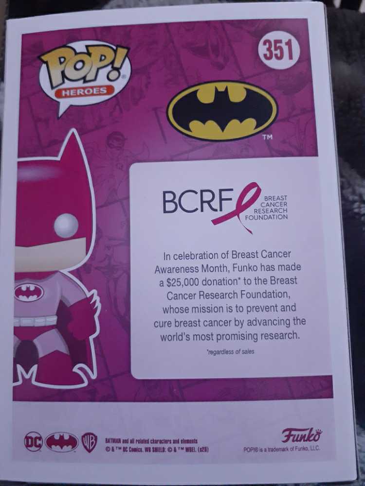 Batman - DC Universe vinyl figure collectible [Barcode 889698499903] - Main Image 2