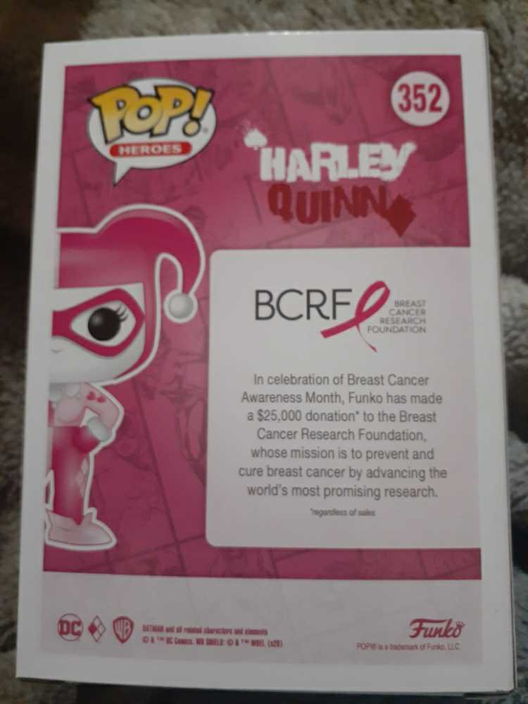 Harley Quinn - Batman vinyl figure collectible [Barcode 889698499910] - Main Image 2