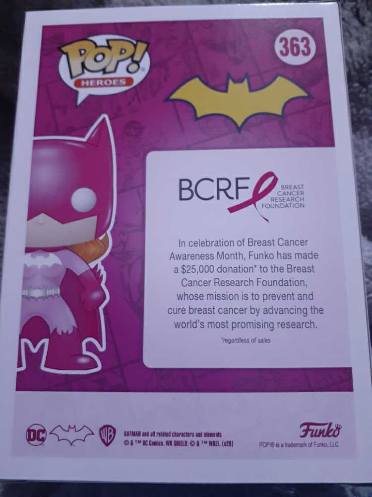 Batgirl - Batman vinyl figure collectible [Barcode 889698520607] - Main Image 2