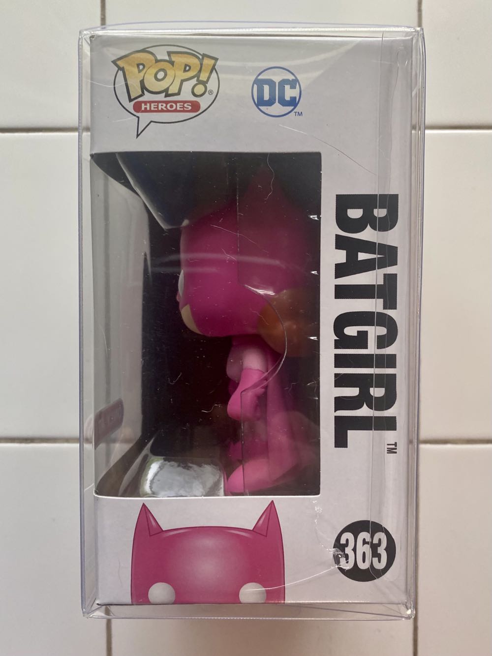 Batgirl - Batman vinyl figure collectible [Barcode 889698520607] - Main Image 4