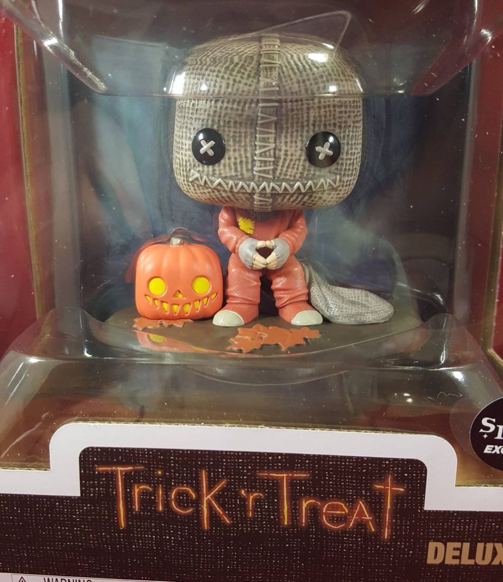Sam (With Pumpkin & Sack) - Trick ’R Treat vinyl figure collectible [Barcode 889698364171] - Main Image 3