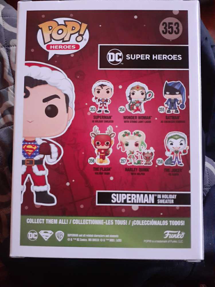 Superman In Holiday Sweater (Holiday) - DC Universe vinyl figure collectible [Barcode 889698506519] - Main Image 2