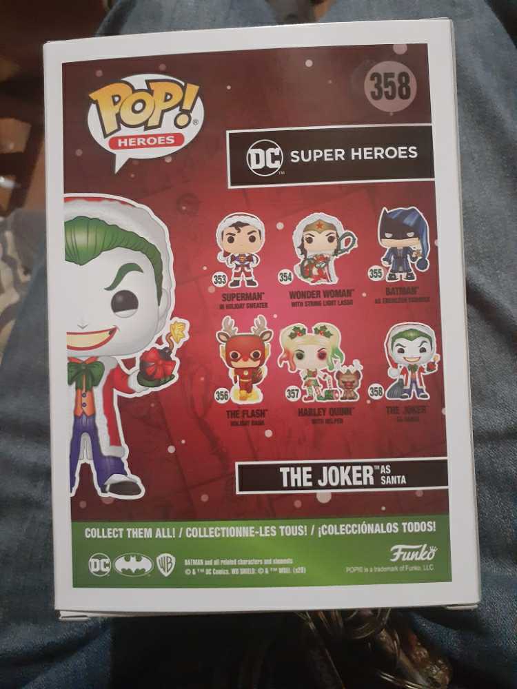DC Superheroes: The Joker As Santa - Batman vinyl figure collectible [Barcode 889698510714] - Main Image 2