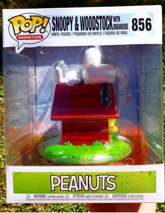 Snoopy & Woodstock with Doghouse - Peanuts vinyl figure collectible [Barcode 889698508179] - Main Image 4