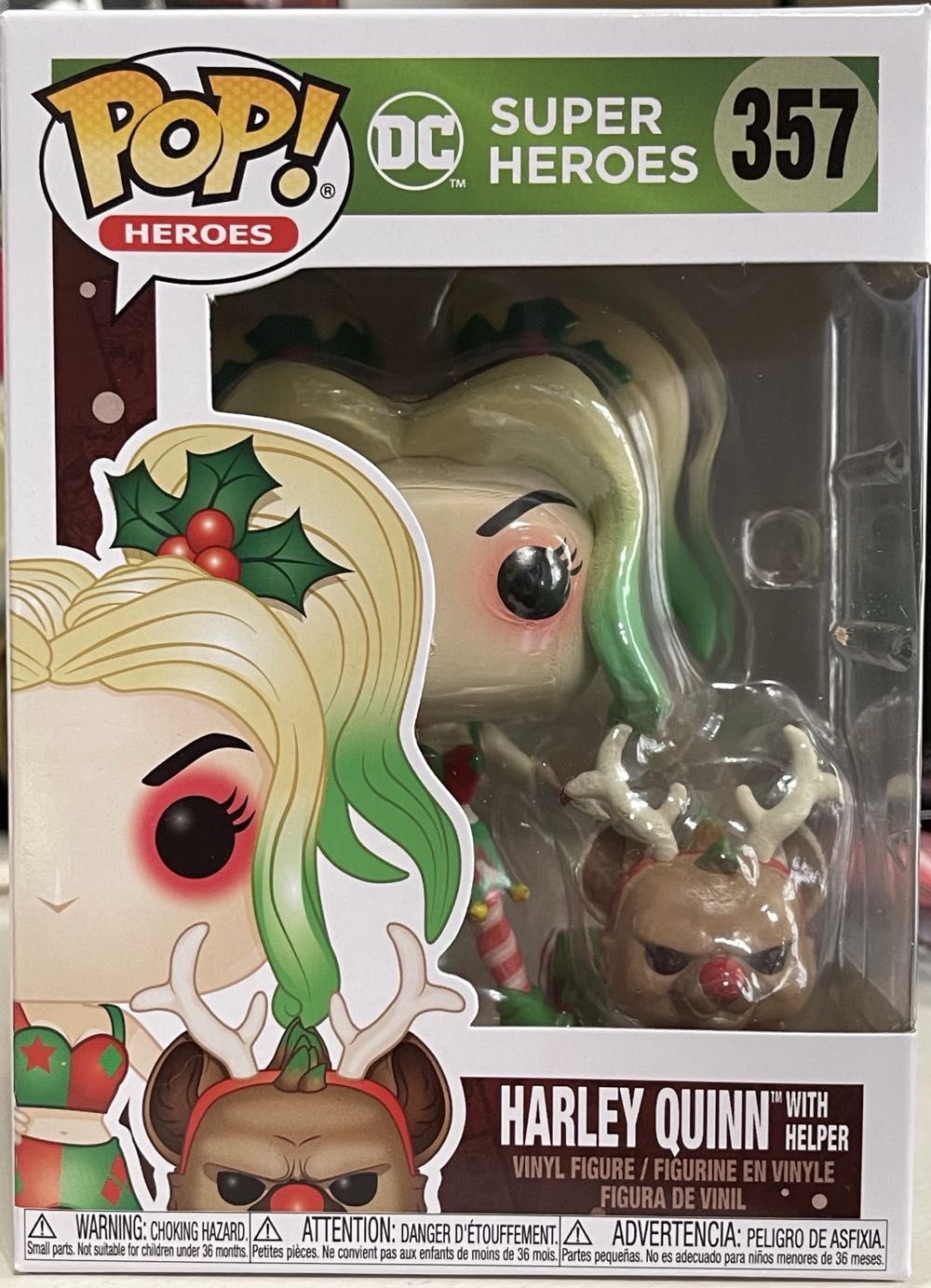 Harley Quinn (With Helper) - DC Universe vinyl figure collectible [Barcode 889698506564] - Main Image 2