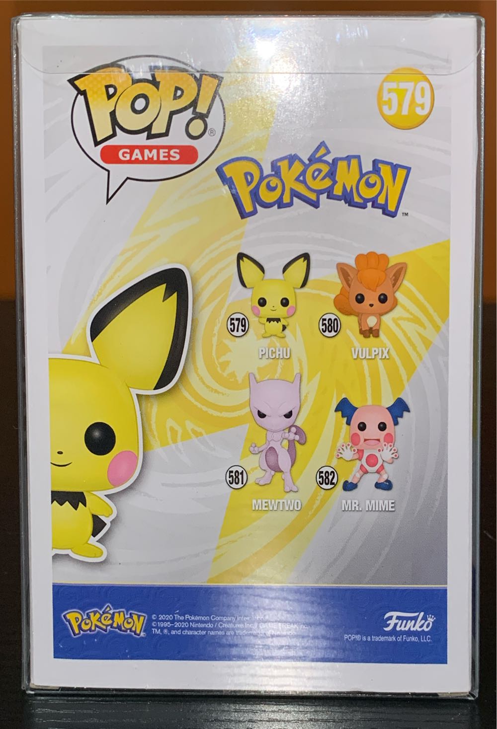 Pichu - Pokémon vinyl figure collectible [Barcode 889698478946] - Main Image 3
