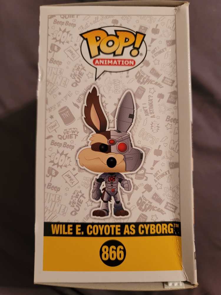 Wile E. Coyote as Cyborg #866 - Looney Tunes vinyl figure collectible [Barcode 889698381529] - Main Image 2