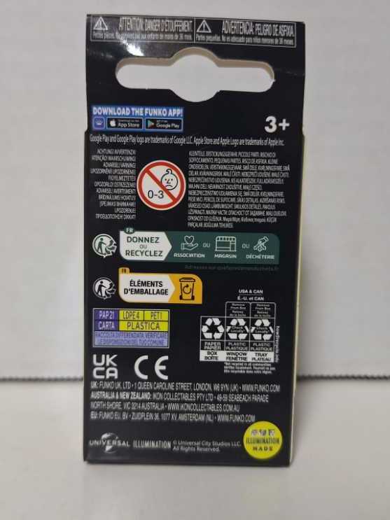 Roller Skating Stuart - Despicable Me vinyl figure collectible [Barcode 889698477970] - Main Image 2