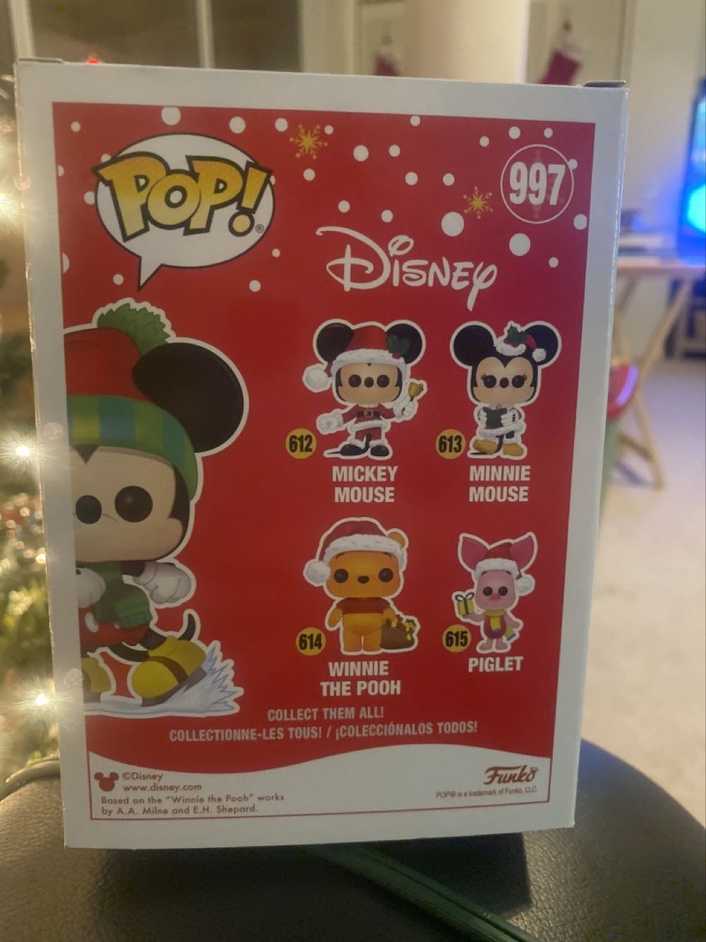 Mickey Mouse (Holiday) - Mickey Mouse vinyl figure collectible [Barcode 889698514217] - Main Image 3
