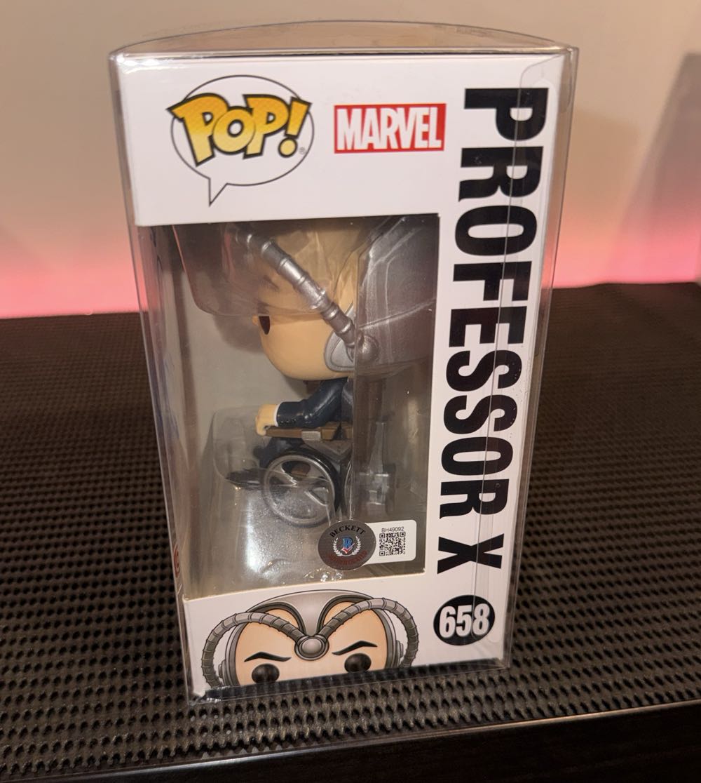 Professor X [w/Cerebro] - X-Men vinyl figure collectible [Barcode 889698522434] - Main Image 4