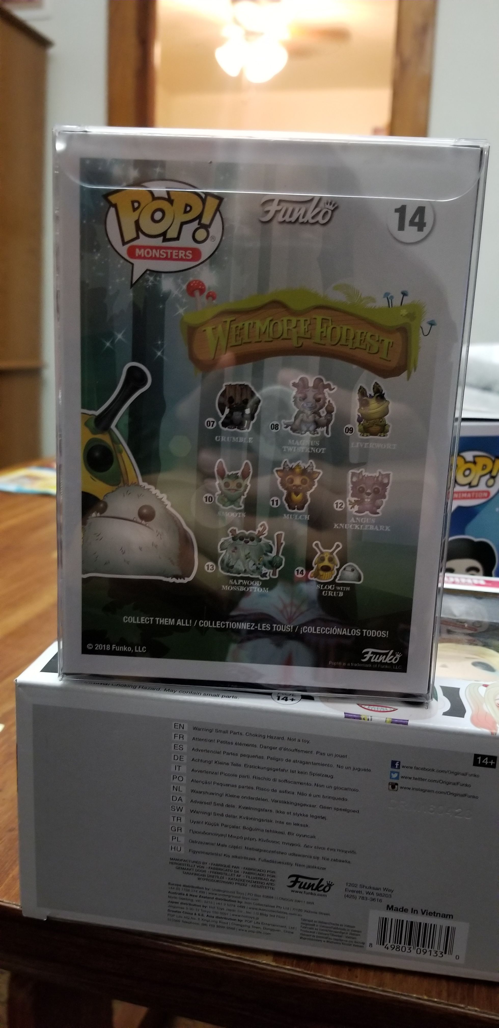 Slog With Grub - Monsters vinyl figure collectible [Barcode 889698316903] - Main Image 2