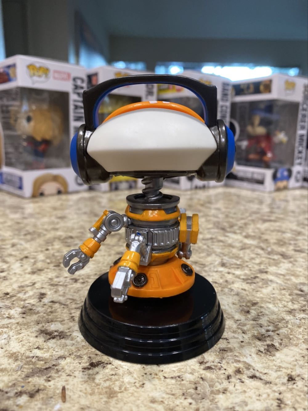 DJ R3X - Star Wars vinyl figure collectible [Barcode 400033950004] - Main Image 4