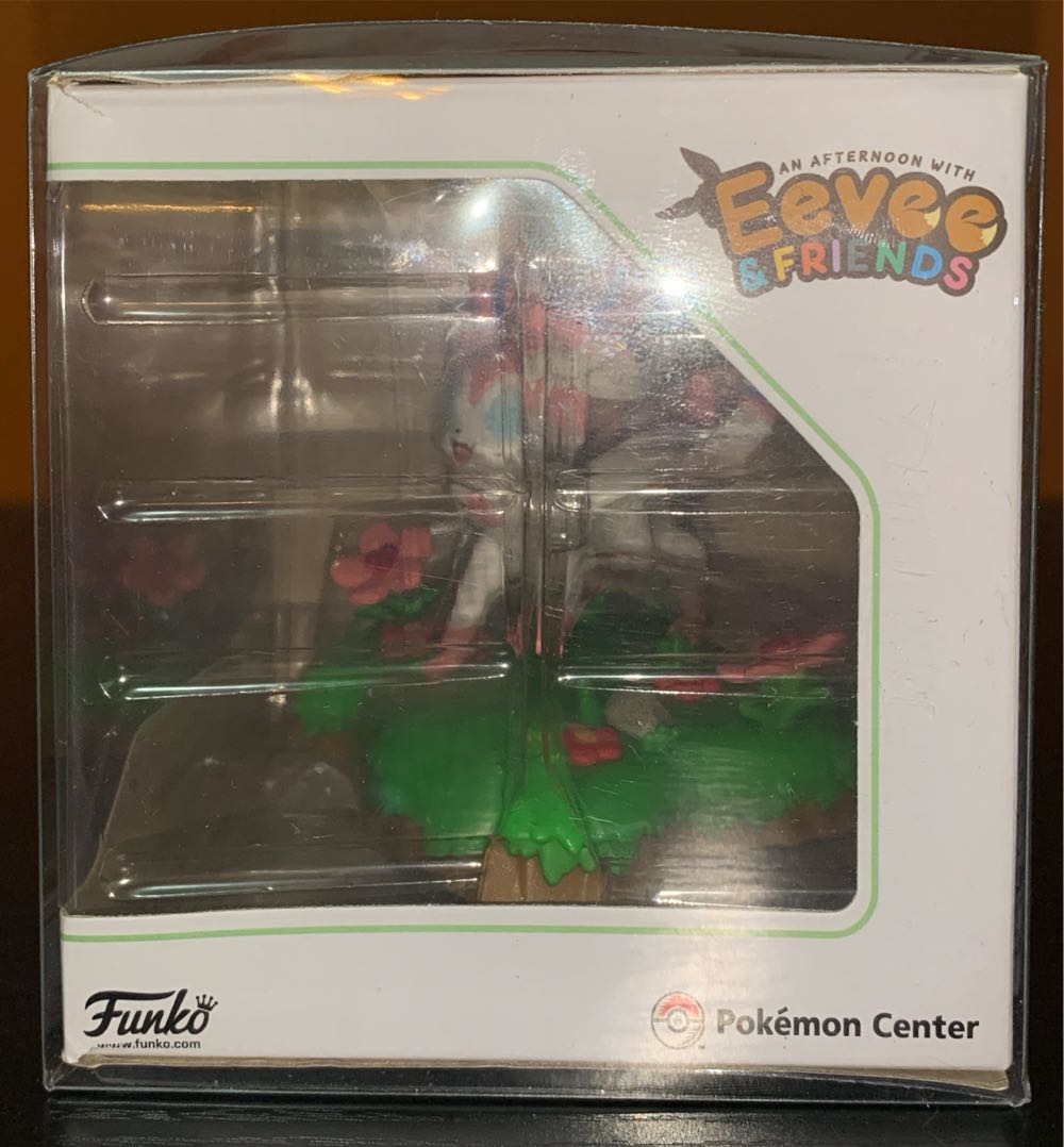 Sylveon - Pokémon vinyl figure collectible [Barcode 889698447768] - Main Image 2