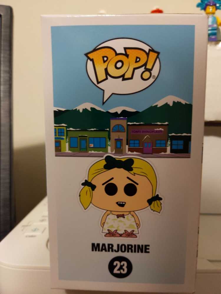 Marjorine - South Park vinyl figure collectible [Barcode 889698516341] - Main Image 2