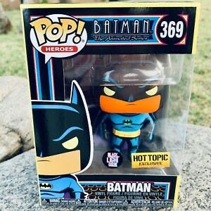 Batman (Black Light) - DC Universe vinyl figure collectible [Barcode 889698517256] - Main Image 3