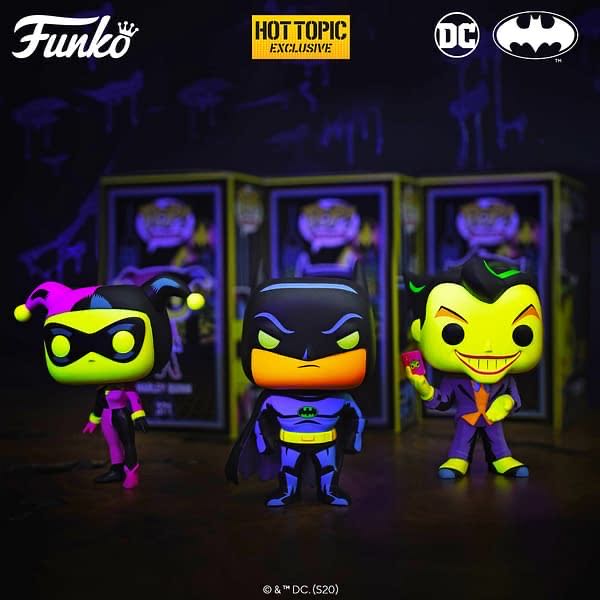 Batman (Black Light) - DC Universe vinyl figure collectible [Barcode 889698517256] - Main Image 4