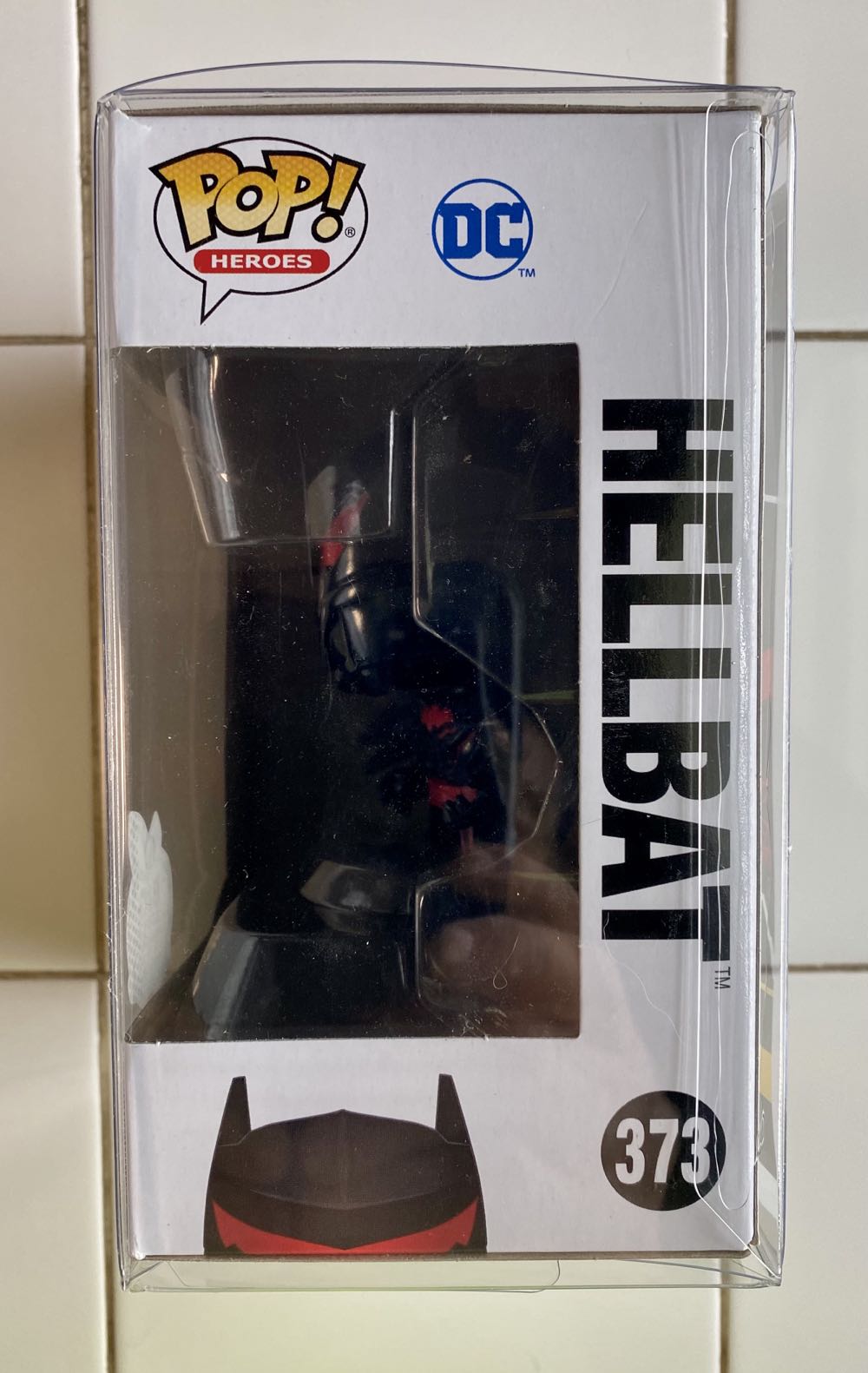 Hellbat - Batman vinyl figure collectible [Barcode 889698543224] - Main Image 4