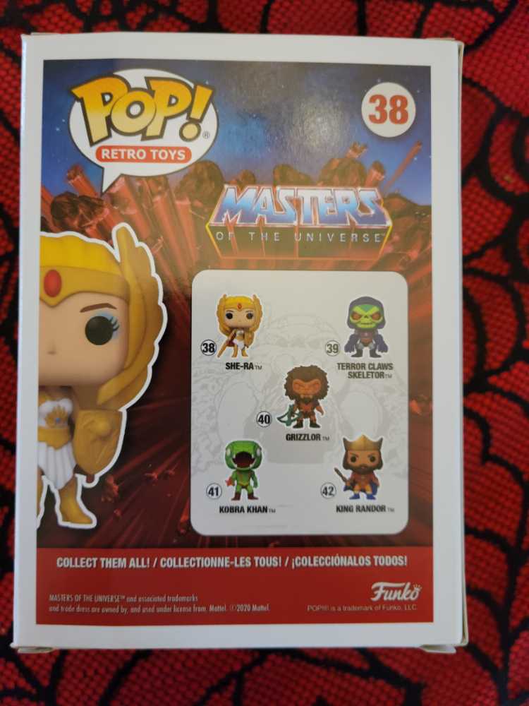 She-Ra - Masters of the Universe vinyl figure collectible [Barcode 889698514378] - Main Image 2