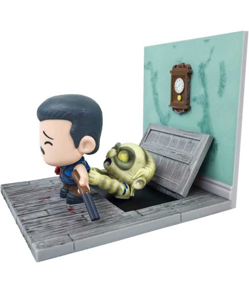 Lootcrate Evil Dead 2 Henrietta Vs Ash Diorama  - Evil Dead vinyl figure collectible [Barcode 757347482456] - Main Image 3