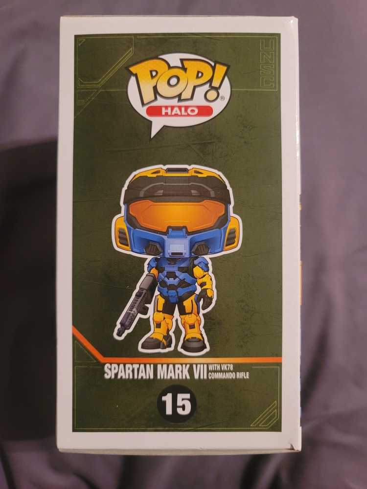Spartan Mark VII (with VK78 Commando Rifle) - Halo vinyl figure collectible [Barcode 889698511049] - Main Image 3