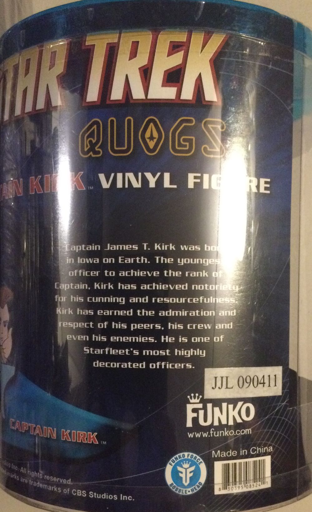 Captain Kirk Vinyl Figure - Star Trek vinyl figure collectible [Barcode 830395085241] - Main Image 2