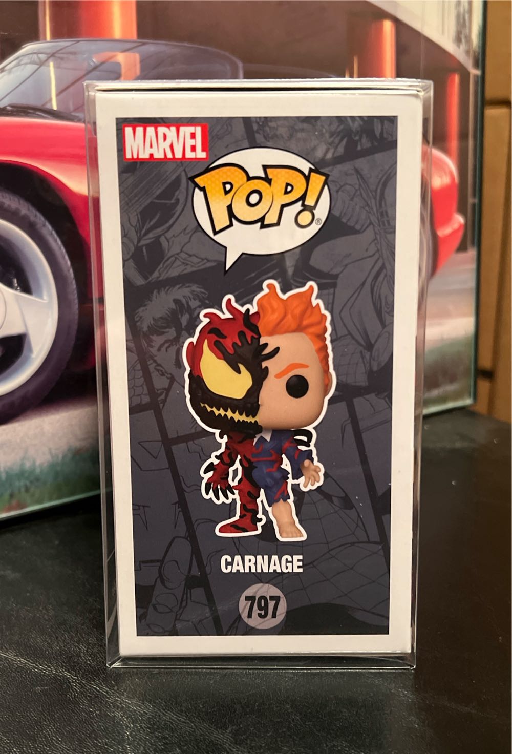 Carnage Pop! 797 (Mid-transformation) - Venom vinyl figure collectible [Barcode 889698546157] - Main Image 4
