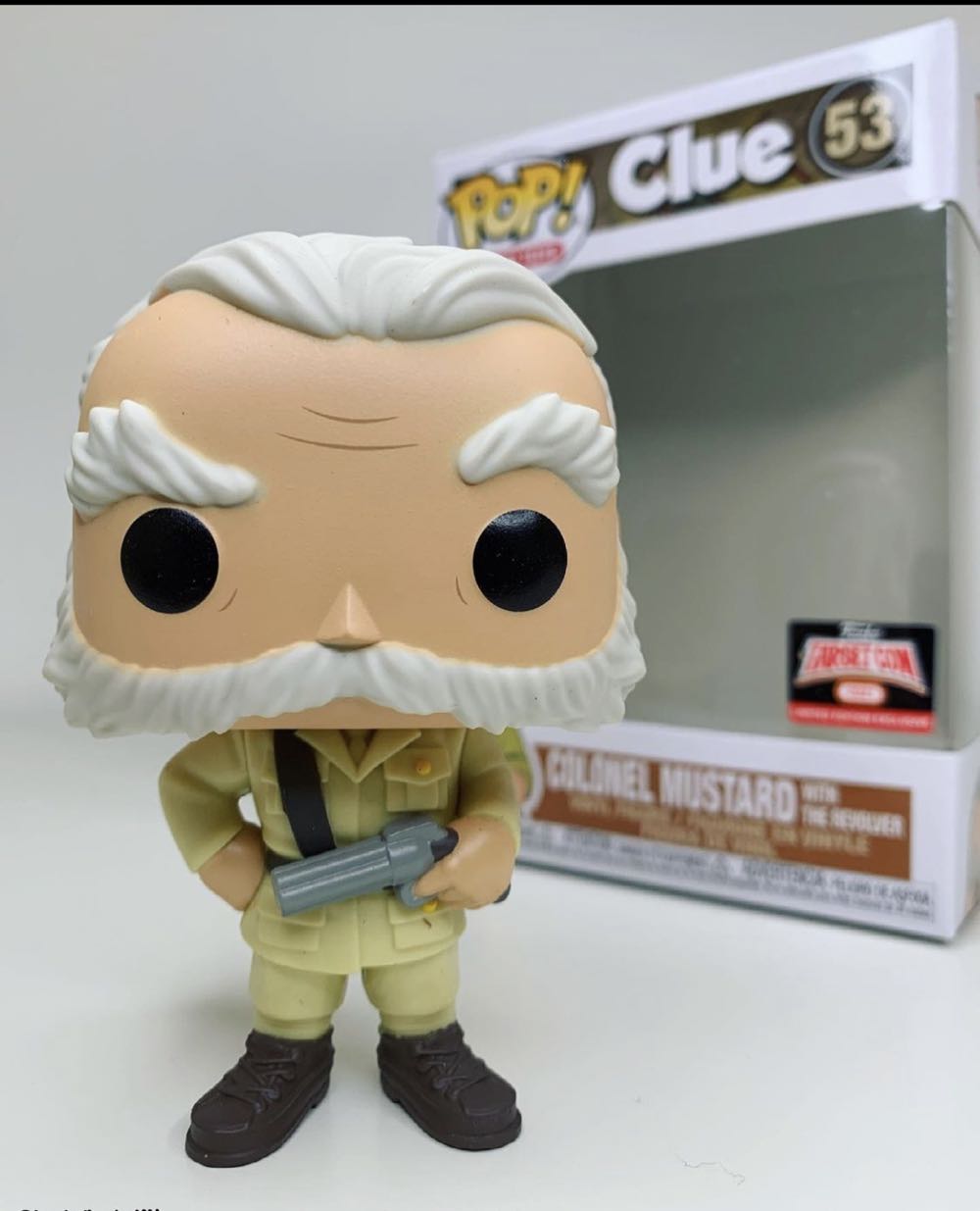 Colonel Mustard With The Revolver - Clue vinyl figure collectible [Barcode 889698514545] - Main Image 3