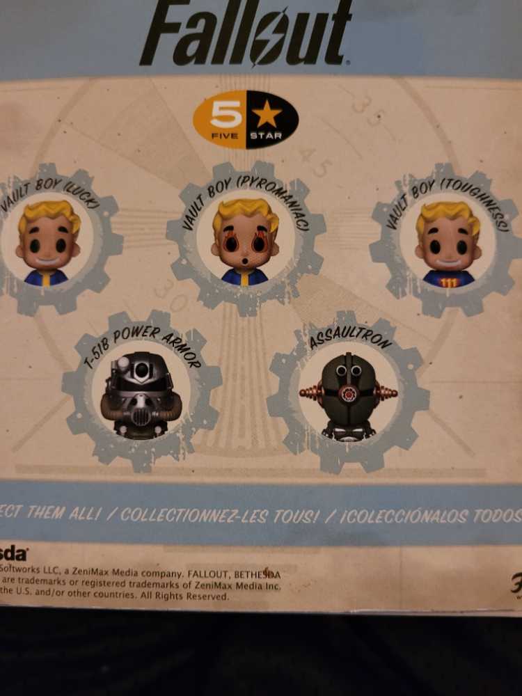 Fallout: Vault Boy (Pyromaniac) - Fallout vinyl figure collectible [Barcode 889698355339] - Main Image 3