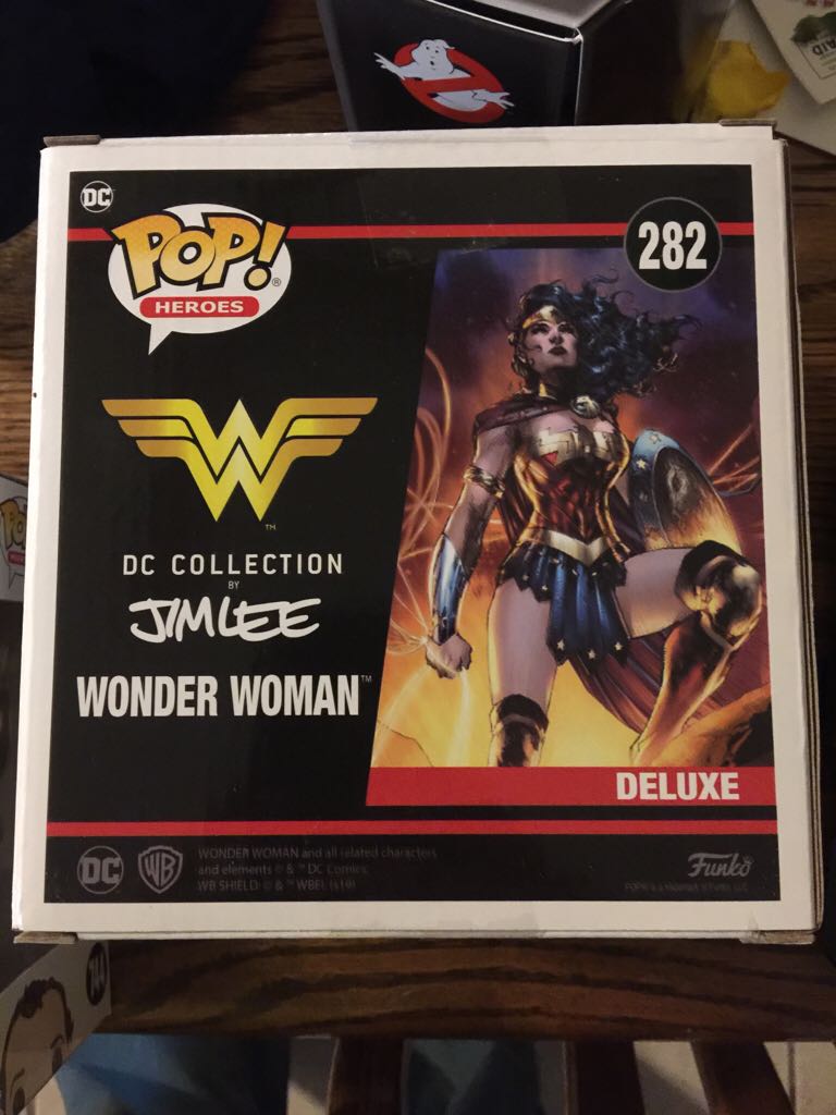 Wonder Woman - DC Universe vinyl figure collectible [Barcode 889698397759] - Main Image 2