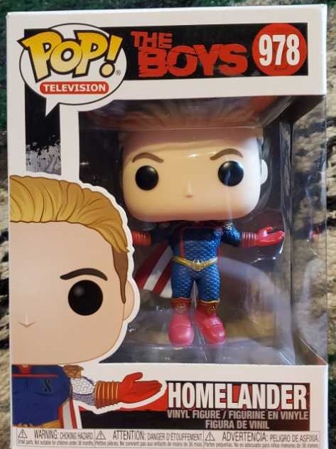The Boys: Homelander  vinyl figure collectible [Barcode 889698481861] - Main Image 2